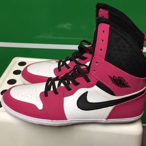 Nike Jordan 7Y equivalent to size women’s 8.5. NEW